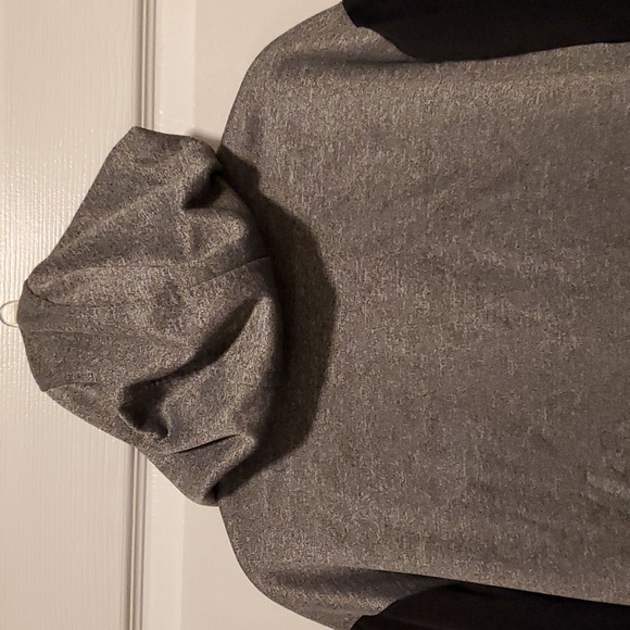 Puma Boys Black/Gray Zip Up Hooded Pullover Sweater - Size XL (18-20) - Picture 6 of 9